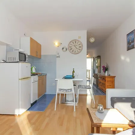 Toni In - Istrien Πανσιόν Πούλα