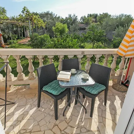 בית הארחה Toni In - Istrien 3*